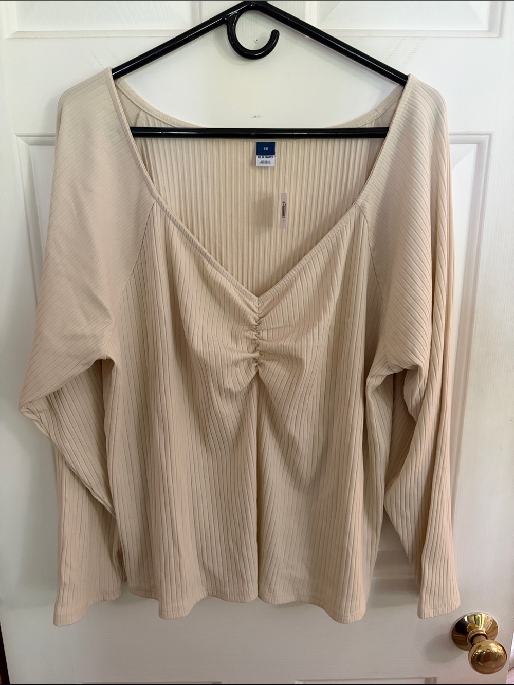 Old Navy NWT- Women’s Long Sleeve V-Neck Ruched Top - Cream